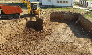 Рытье котлованов под фундамент в Баксане – цена от 2596 руб. за м3 | 2Землекопа-Бкс